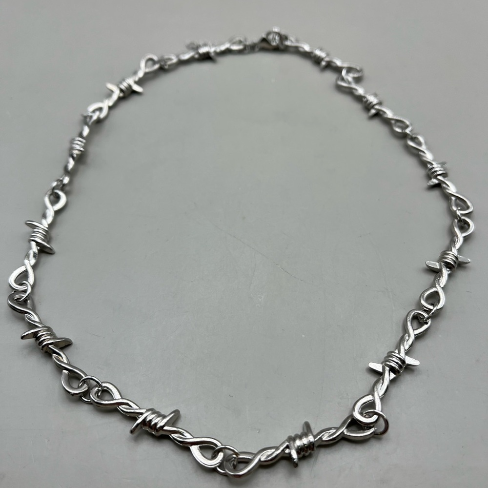 Edgy Silver Tone Barbed Wire Link Chain Choker Necklace